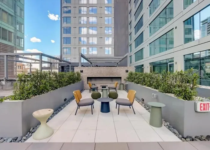 Apartment Boulevard Highrise Stu Sky Pool Parking Gym 22 *